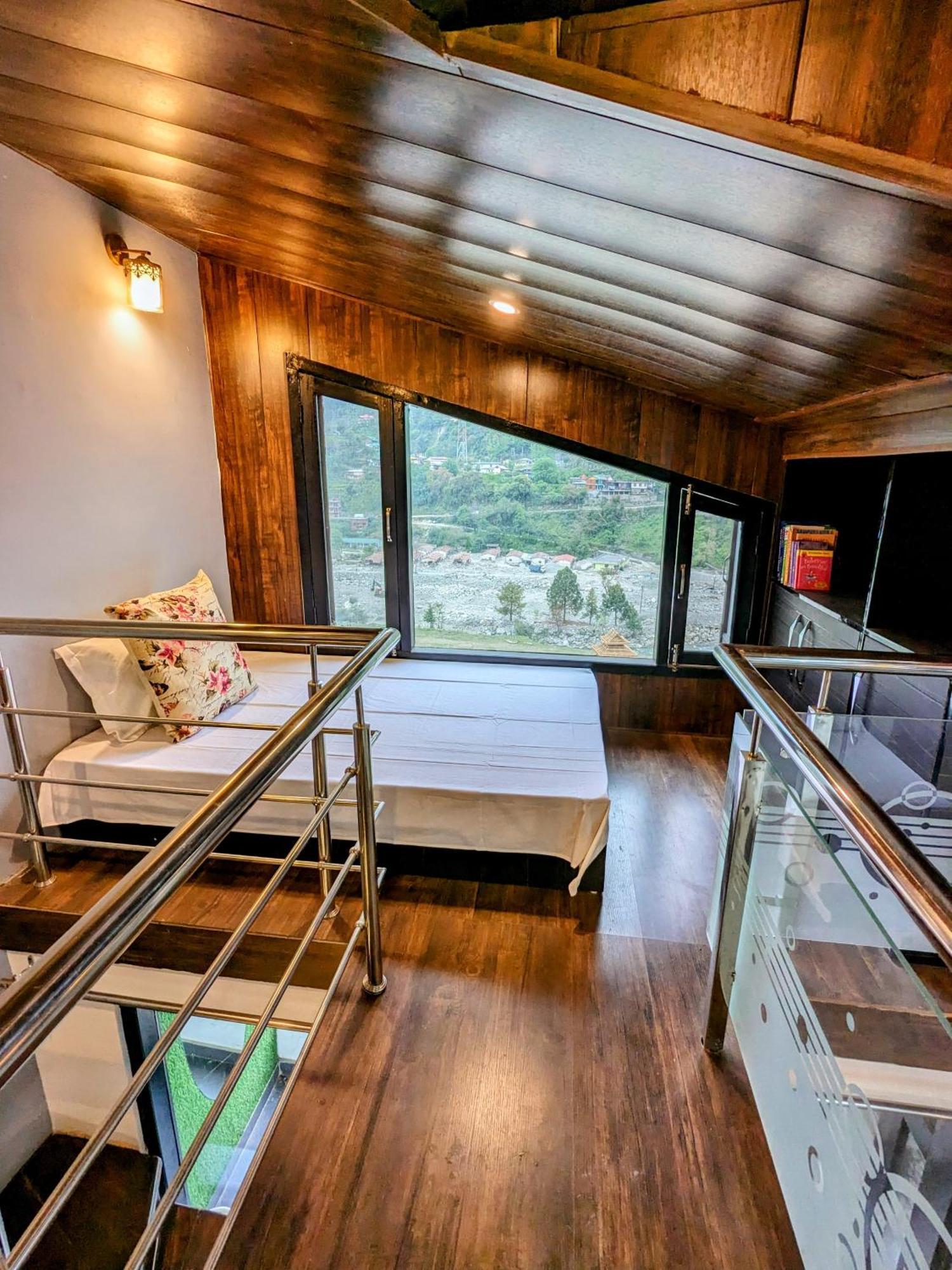 Kavi'S Vacation Homes - Sainj エクステリア 写真
