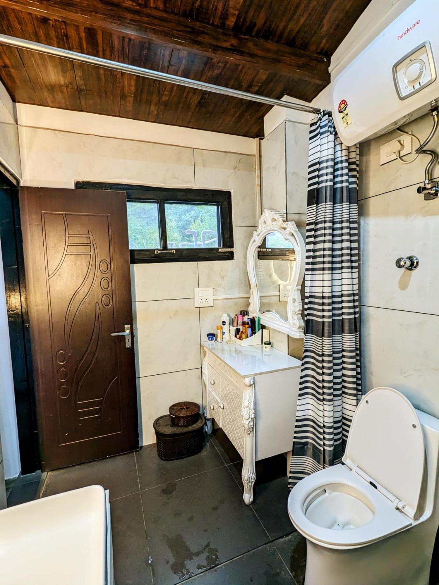 Kavi'S Vacation Homes - Sainj エクステリア 写真